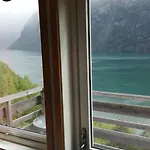 Hellesylt Hostel Vandrerhjem *