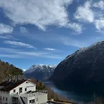 Vandrerhjem Hellesylt Hostel *