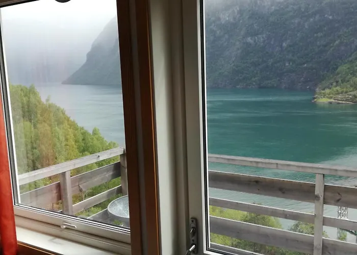 Hellesylt Hostel Vandrerhjem *